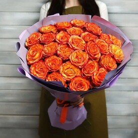 27 оранжевых роз Эквадор 50 см в упаковке