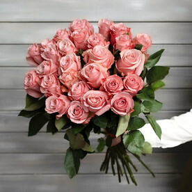27 розовых роз Эквадор 50 см