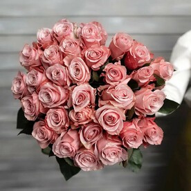 31 розовая роза Эквадор 50 см