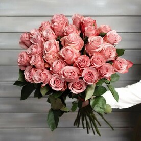 33 розовые розы Эквадор 50 см