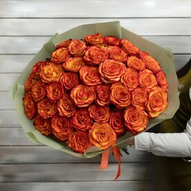 39 оранжевых роз Эквадор 50 см в упаковке