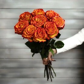 9 оранжевых роз Эквадор 50 см