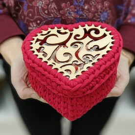 Вязаная шкатулка сердце с Raffaelo