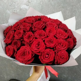 Букет из 35 красных роз