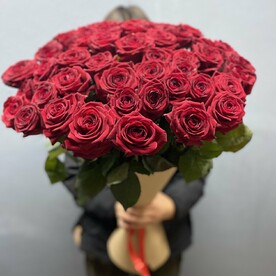 51 красных роз