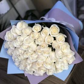 Букет из 51 белых роз