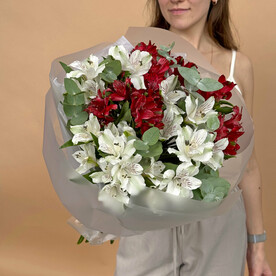 Альстромерия с эвкалиптом "Душа"