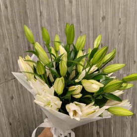 Букет из 9 белых лилий