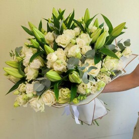 Букет из роз и лилий