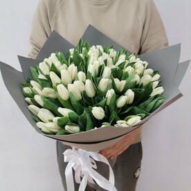 Букет из 101 белого тюльпана