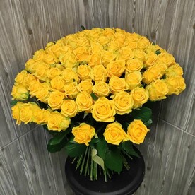 Букет из 101 жёлтой розы