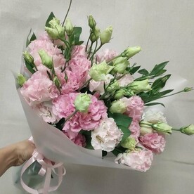 Букет из 9 розовых эустом