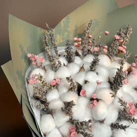 Пышный букет хлопка и гликсии