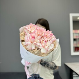 «Charmelle» букет розовых французских роз ES08