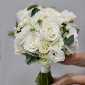 Букет невесты из роз «Классика»