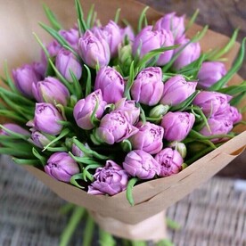 Букет тюльпанов в крафте