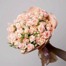 Букет кустовых роз