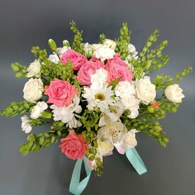 Авторский букет в шляпной коробке