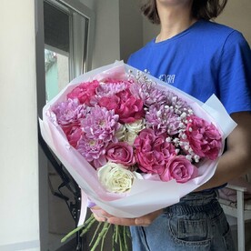 Яркий будет для яркой девушка