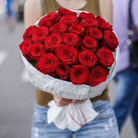 25 красных роз