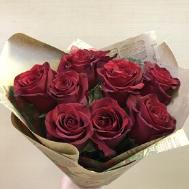 9 роз Эксплорер в крафте