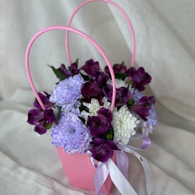 Цветочная композиция в сумочке Лаванда