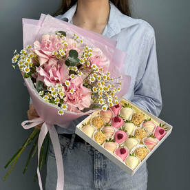 Букет из французских роз и ромашек(мартикарий) и набор клубники в шоколаде