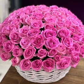 101 Роза в корзине.