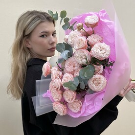 Хит!🔥 моно букет кустовая пионовидная Роза и эвкалипт