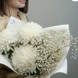 Хризантема одноголовая, Гипсофила, Дизайнерская упаковка