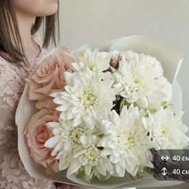 Букет из роз, хризантем и альстромерии Piacere