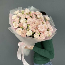 Кустовые пионовидные розы, букет «летняя ночь»