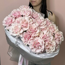 Огромный букет французских роз