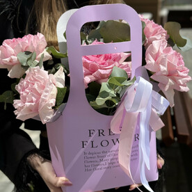 Цветочная композиция с французскими розами