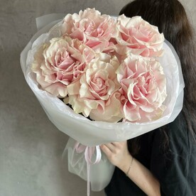 Моно букет из нежных французских роз Пинк Мондиаль