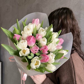 Нежный весенний микс из тюльпанов (25 штук)