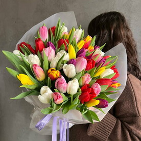 Яркий весенний микс из тюльпанов (51 штука)