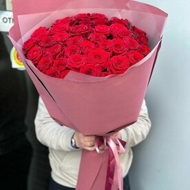 Роза красная 39 шт
