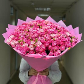 Кустовая пионовидная роза