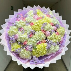 Букет из Гортензии, розы, пионов и кустовой маттиолы