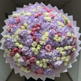 Гортензия с кустовой розой микс