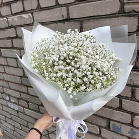Букет комплимент из белой гипсофилы