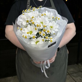 Букет комплимент из ромашек