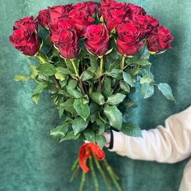 Букет из высоких Бордовых Роз