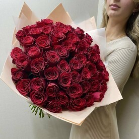 Букет красных роз 51 шт
