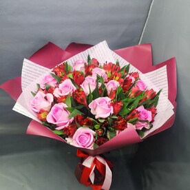 Альстромерия с розами