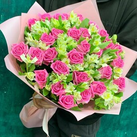 Альстромерия с розами