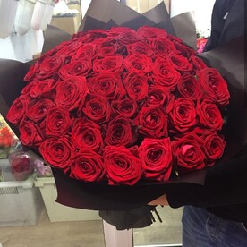 Букет из 51 красных роз.