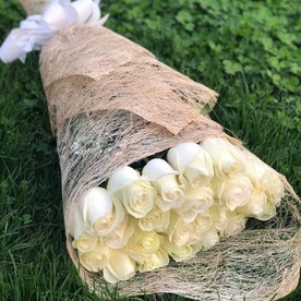 Букет 21 белых роз.