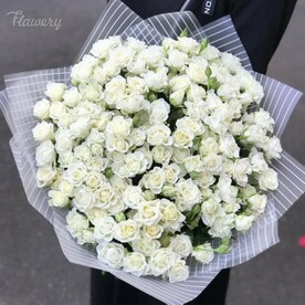 Букет из кустовых роз